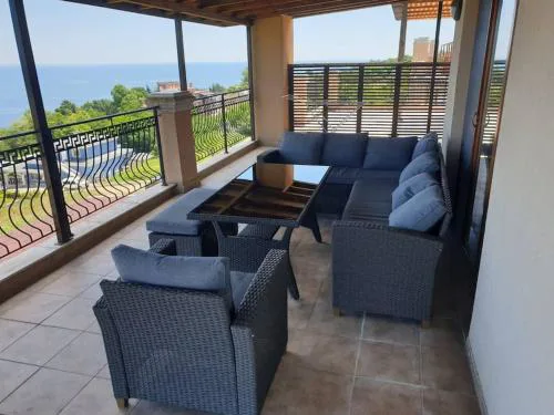 Panoramic Sea View Apartment