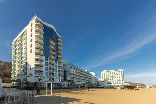 Beachfront Pool & Sea View Stduio in Hotel Berlin