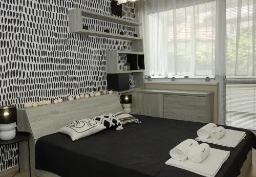 Black & White -1BD Flat in Varna Center by Flat Mаnager