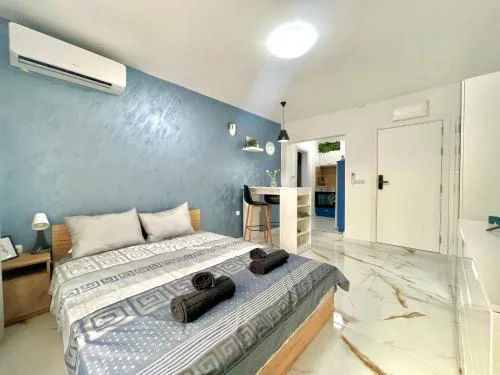 BlueRoom-самостоятелна стая private room