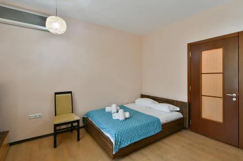 Budget central next to sea garden and beach