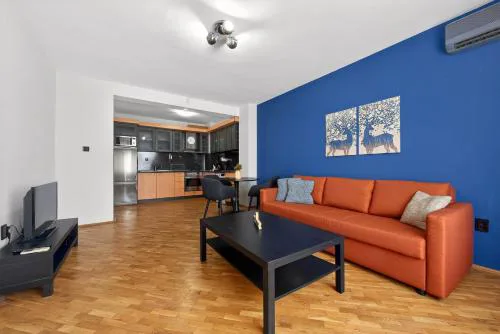 Burov Apartment - artistic apartment in the heart of Varna suitable for up to 4 guests