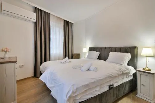 City center 2BR next to Sea