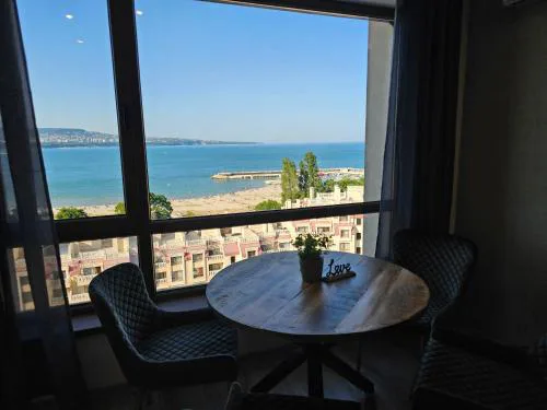 Comfy Flat Sea View & Strong Wi-Fi
