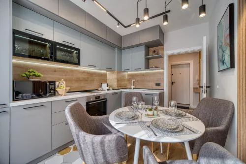 Desire Luxury Apartment - City Center & Sea Garden