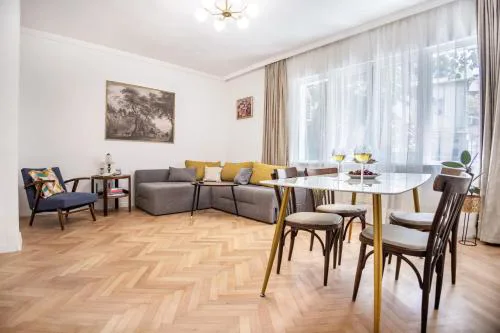 Downtown Central point Varna Apartment