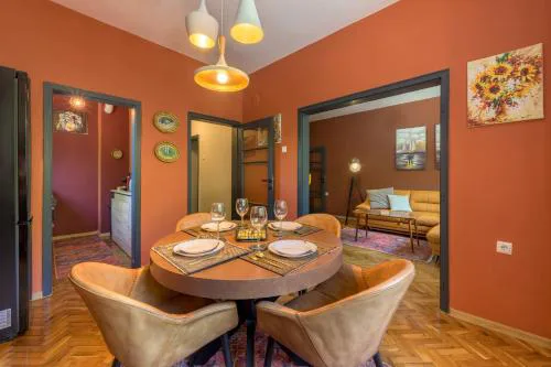 ELI-ANDON APARTMENt