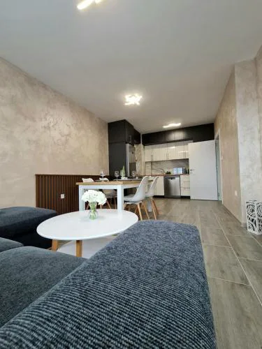Family Garden - Bright 1BR