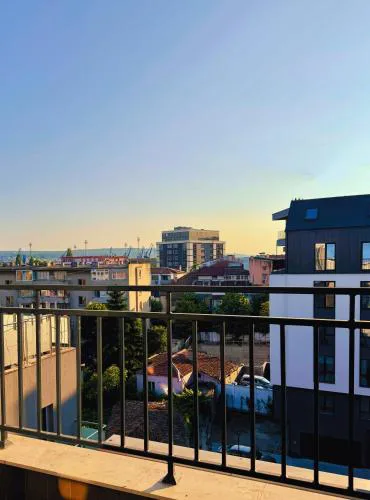 Harbour Top-View Terrace 2-BDR Central Apartment