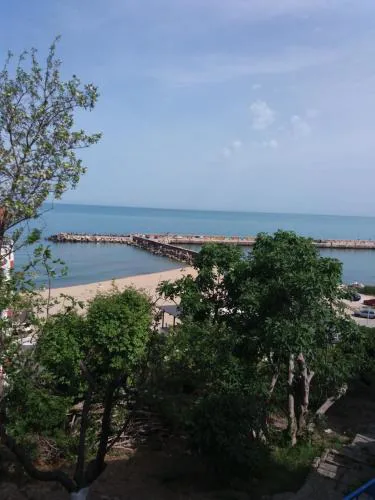 Ваканционни къщи'На брега' Holiday houses ON THE COAST