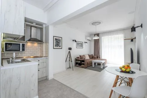 Jazz & Wine - Luxury apARTment By The Sea & Parking & HBO & Netflix