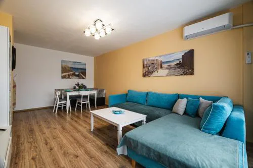Luxury apartment with sea view,FREE parking!