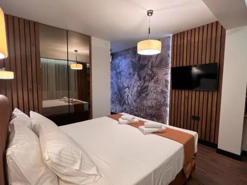 Maxim Apartment with Free Parking