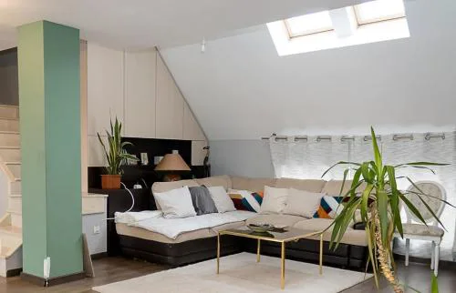 Modern 2-Level Apartment with Balcony in Varna by Flat Mаnager