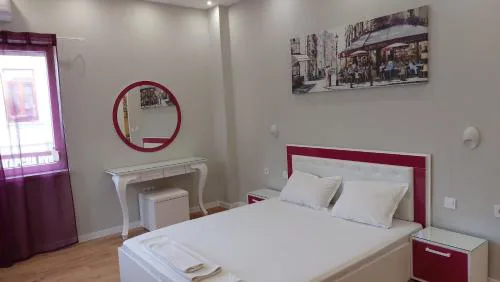 Апартамент Pink & Blue - 2BDR with Balcony - Wi-Fi