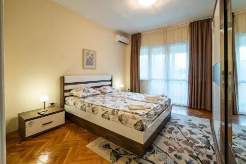 Primorski 2bdrm Central Apartment