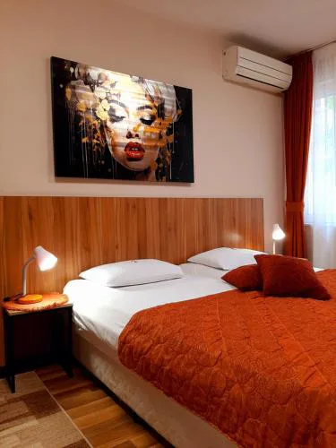 Private Rooms Valis