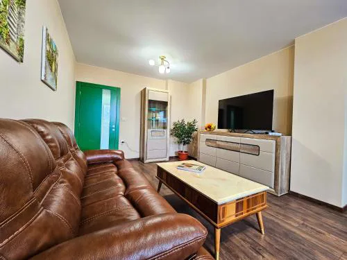 Quiet 2BD Apartment near Sea Garden & Beach by ApartMAX