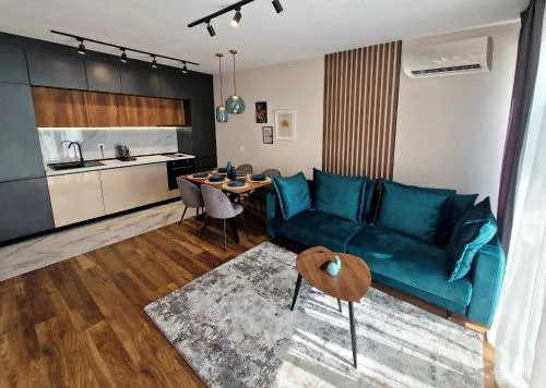 Sea view -10 min to Beach -Weekend SPA access -Garage incl