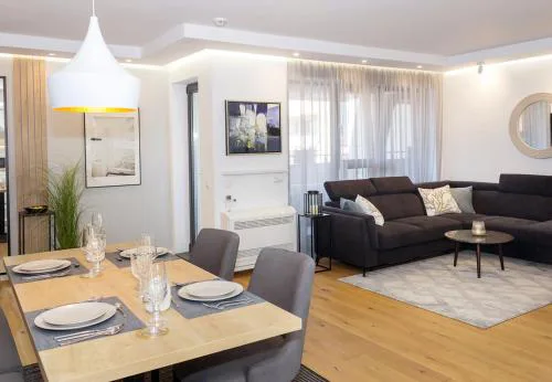 Sea&City Deluxe Apartment - Top Center Varna by Flat Mаnager
