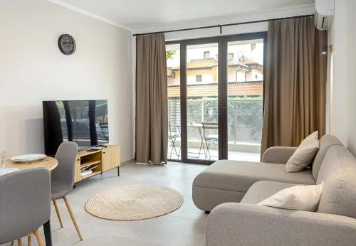 Skyline Varna - Stylish 1BD City Apartment by Flat Mаnаger