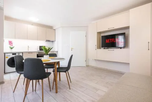Varna Central Apartment & Studio