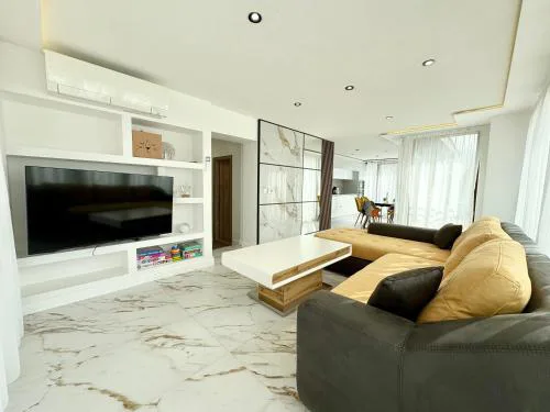 Varna Vista 3BR Apartment Free Parking