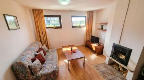 1BR Bright 300mbps WIFI Duplex - Two Floors
