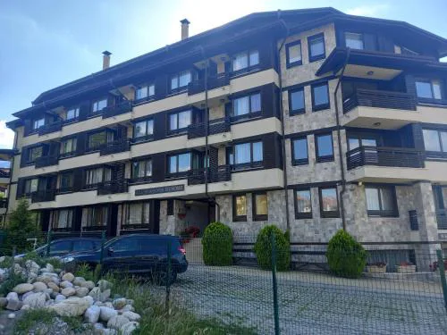Bansko All Seasons - Cozy Apartments Near Gondola & Mountain Views