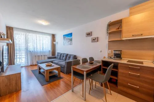 Belvedere Bansko - Cozy 1BR - Ski in Winter, Swim in Summer! by Flat Mаnаger