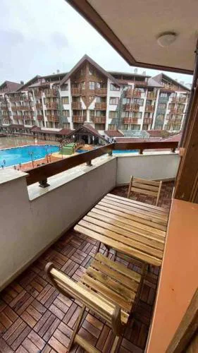 Lovely private apartment in Belelvedre