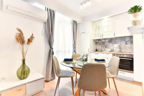 Lyana's One Bedroom apartment
