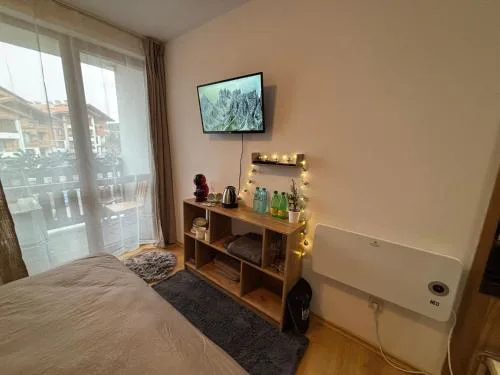 Smart Stay - Refurbished Studio with Balcony and Parking