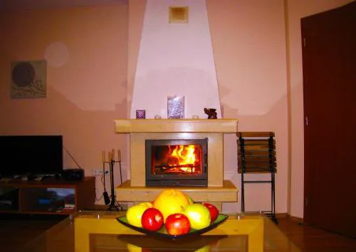 Solar nest with fireplace and mountain view - near ski lift and center