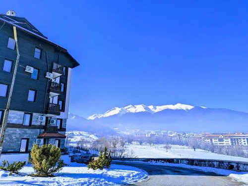 Stylish 2BD Apartment with Panoramic Mountain View by Flat Mаnager