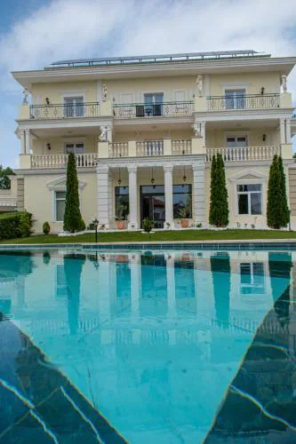 Aleksion Palace