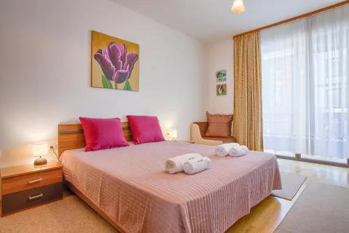Cozy One-Bedroom apartment with Nature View by Flat Mаnager