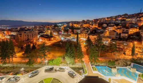 2 Bedroom Apartment with Garage