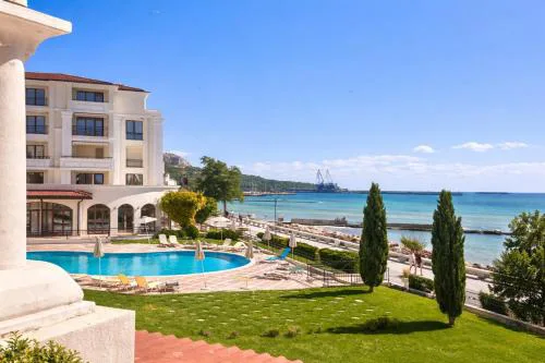 Apartment Four Seasons - Two Bedrooms - FREE PARKING - Complex Carpe Diem