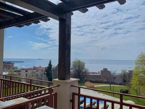 Апартамент Балчик Гардънс - Balchik Gardens Apartment