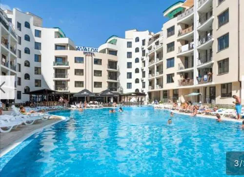 AVALON, Apartment C102