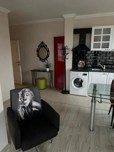 "Cozy Seaside Haven - Your Holiday Home"