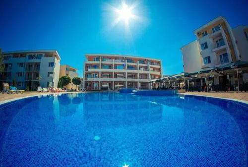 Peaceful, Top Floor, 2 Bedroom