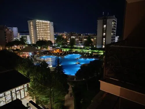 Reina Apart Barcelo Beach