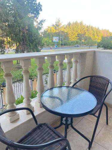 Royal Sun - Vaio - 1BR Apt with Balcony