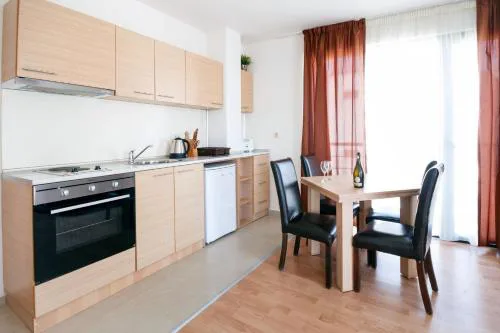 Seaside 1 BR Apartment with balcony, max 4 Guests