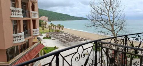 Stunning Sea View Studio in Andalucia Beach Hotel by Flat Mаnager