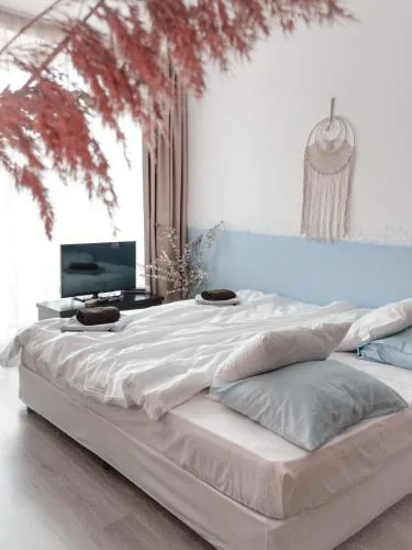Boho Studio 4 pools 10min to the beach