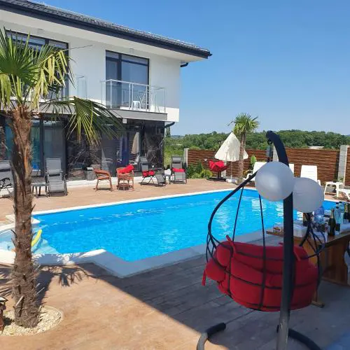 Captain Niko Apartments