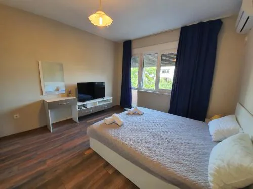 Danny apartment